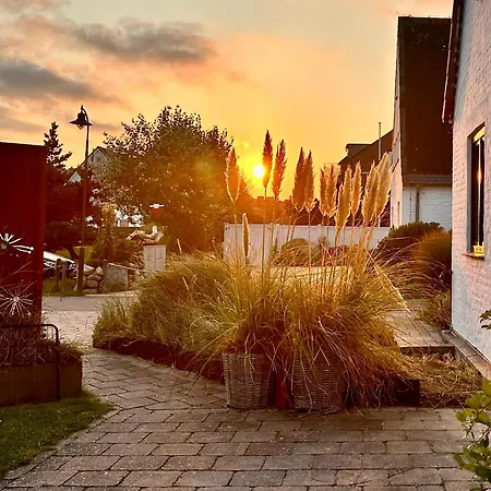 Duenennest Sylt - Privatgarten Mit Leuchtturmblick Im Herzen Von Hoernum *